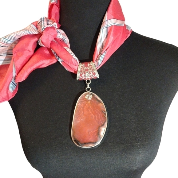 Scarf Pendant NWOT - Picture 2 of 4